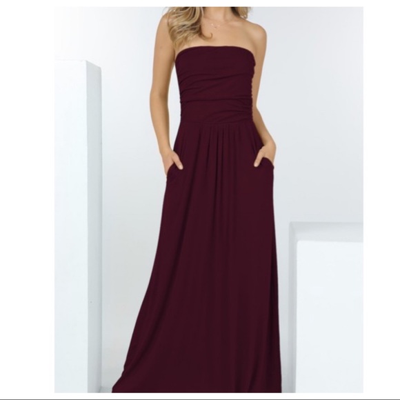 ✨LAST ONE✨Burgundy chic tube maxi dress w/pockets - Picture 4 of 4